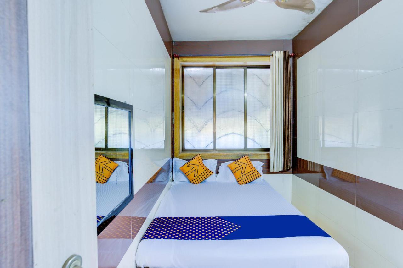 Spot On 63917 Hotel Dolphin Garden โกลาด ภายนอก รูปภาพ