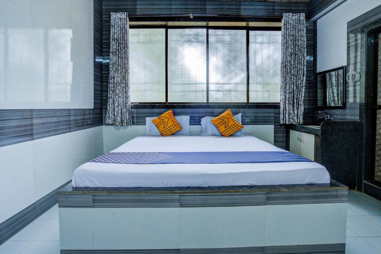 Spot On 63917 Hotel Dolphin Garden โกลาด ภายนอก รูปภาพ